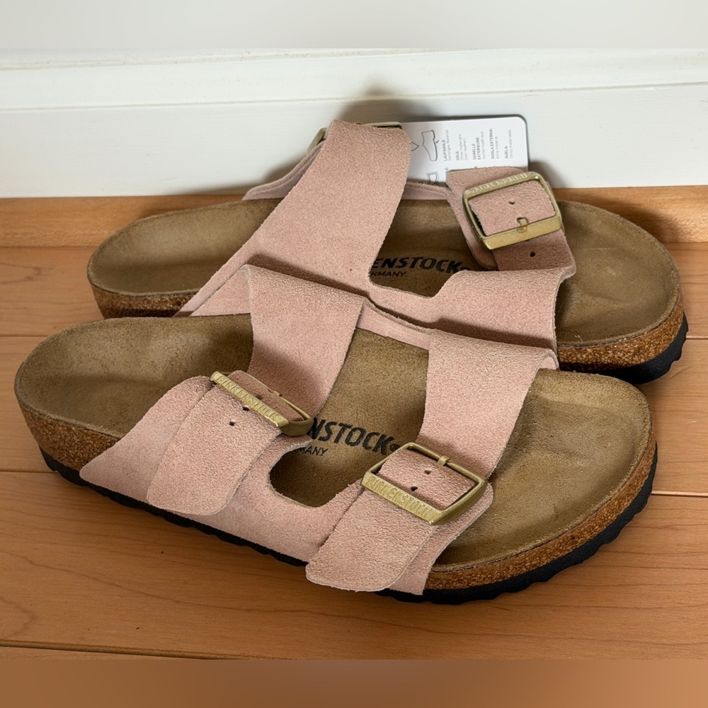 Birkenstock Arizona Two-Strap Sandal in Light Pink suede. Size 6 regular/wide - Picture 9 of 12
